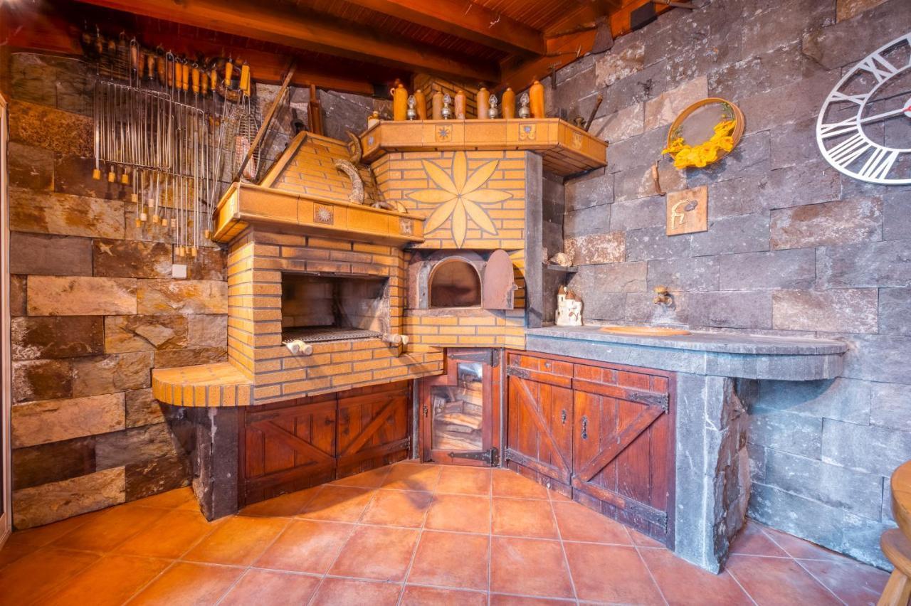 Villa Palm Tree House By Amazing Madeira Camara de Lobos